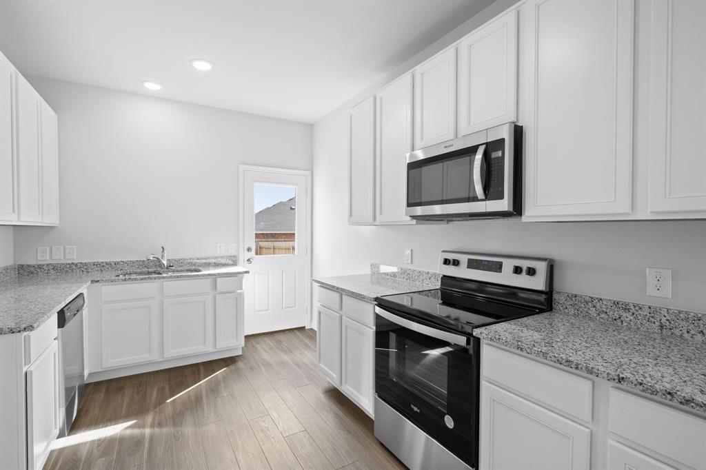 1605 Luke Street Property Photo 8
