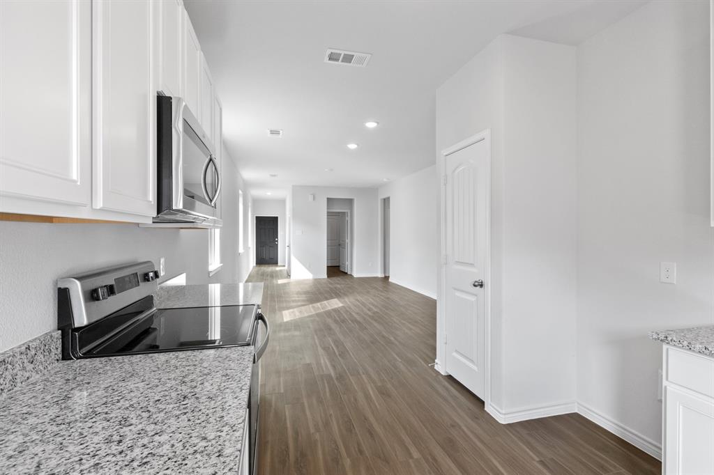 1605 Luke Street Property Photo 9