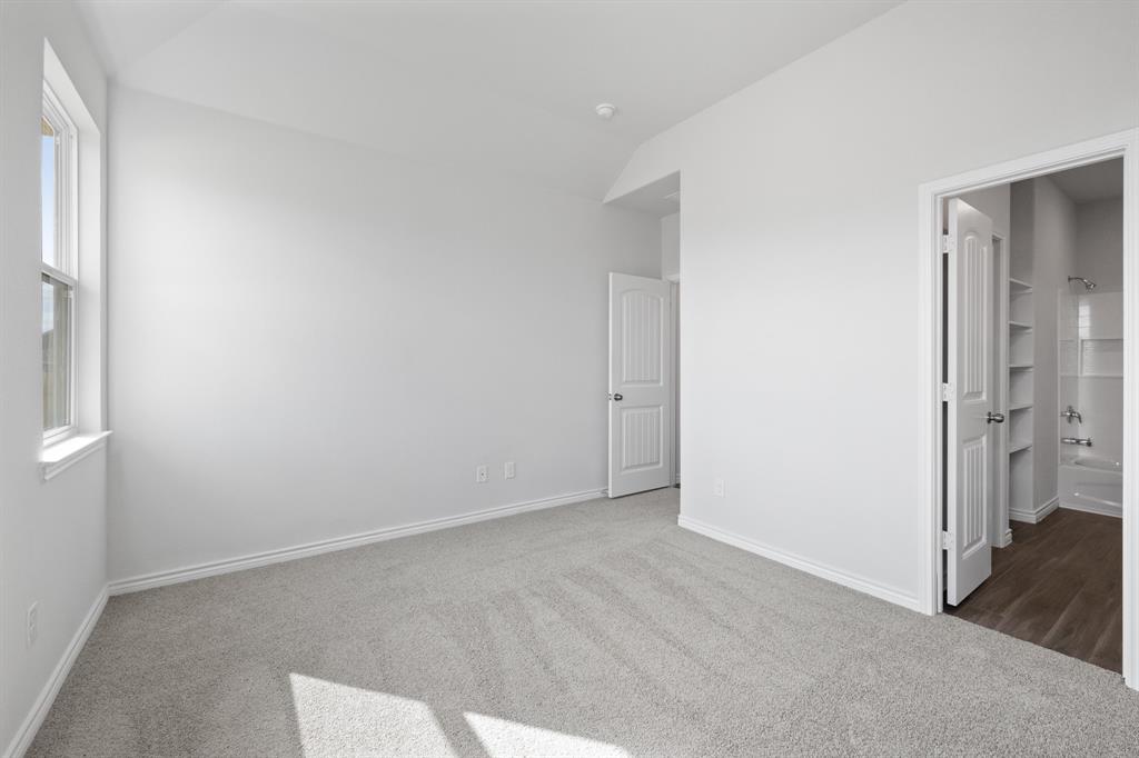 1605 Luke Street Property Photo 11