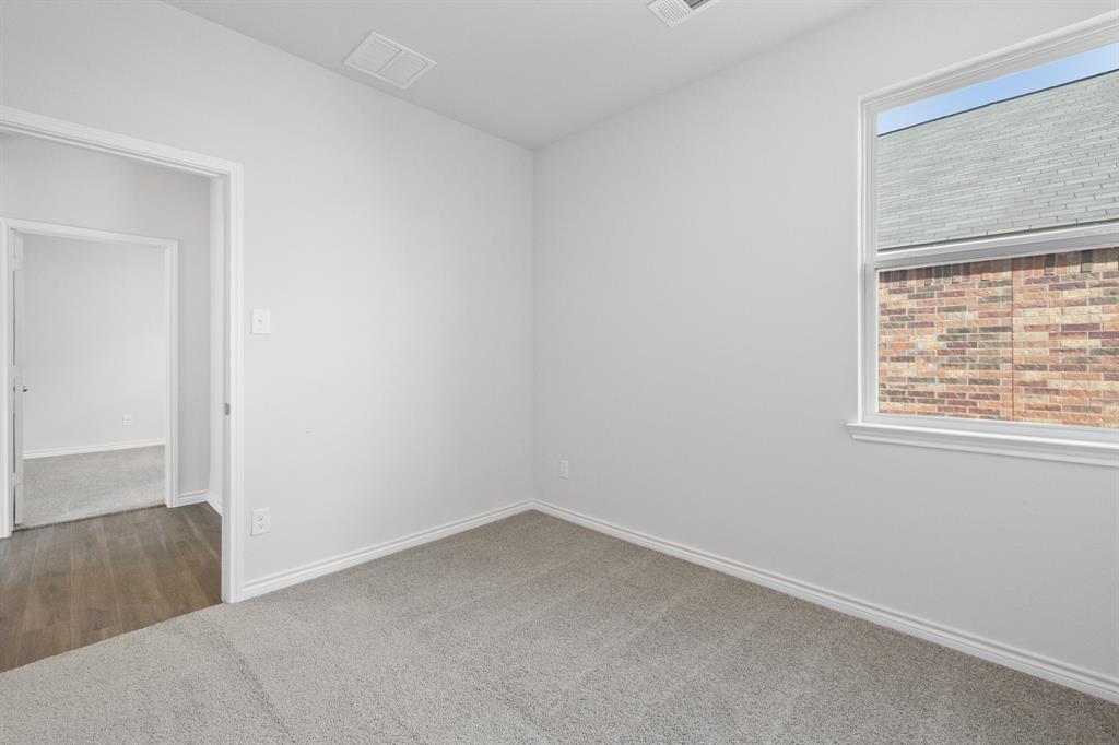 1605 Luke Street Property Photo 14