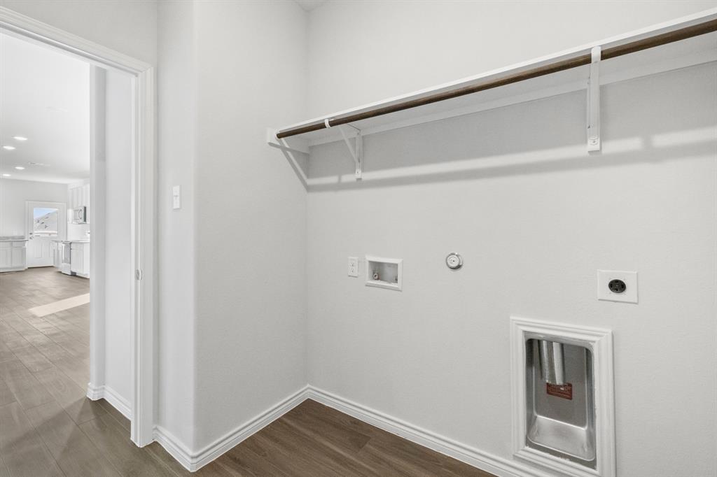 1605 Luke Street Property Photo 17
