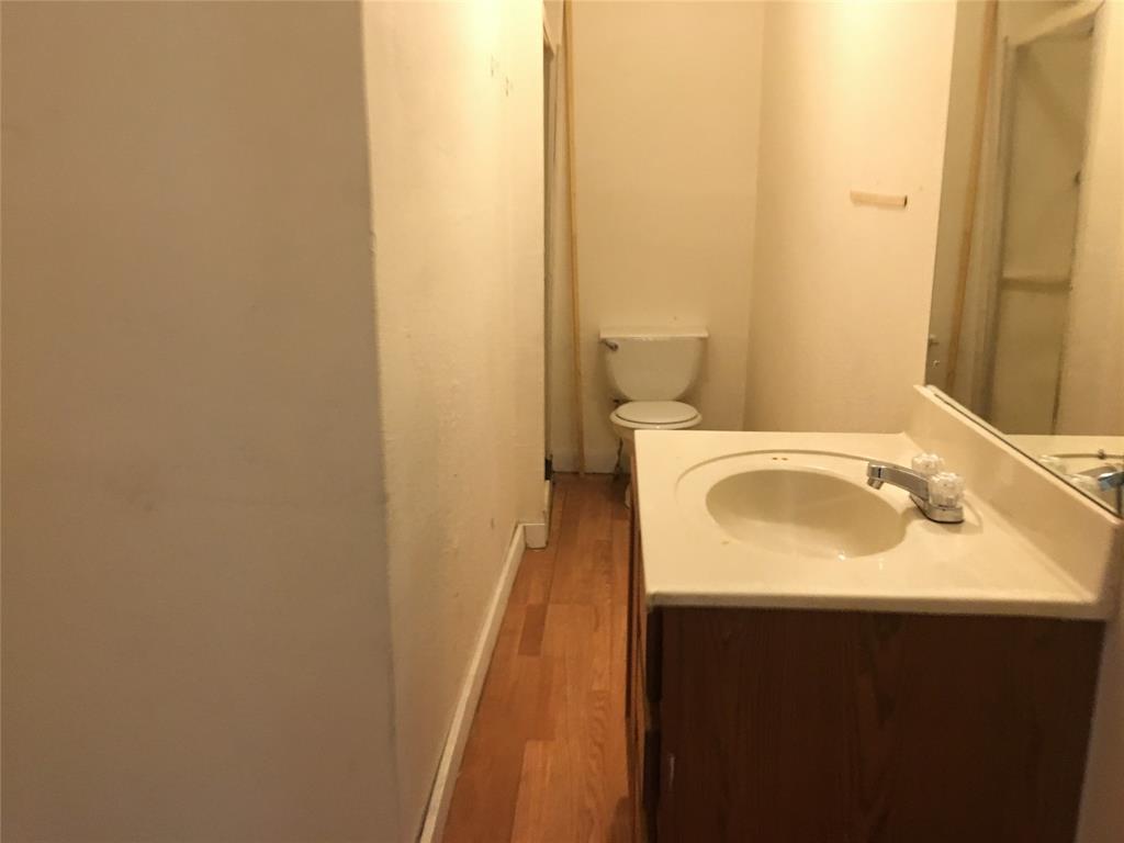 2711 W Walker Street Property Photo 3