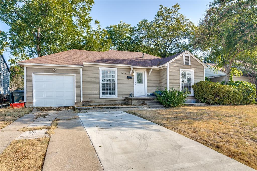 805 Maple Drive Property Photo 2