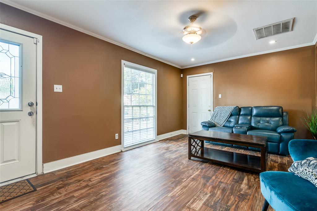 805 Maple Drive Property Photo 4