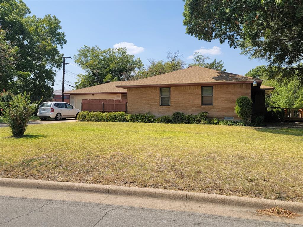 908 Ridgegate Drive Property Photo 4