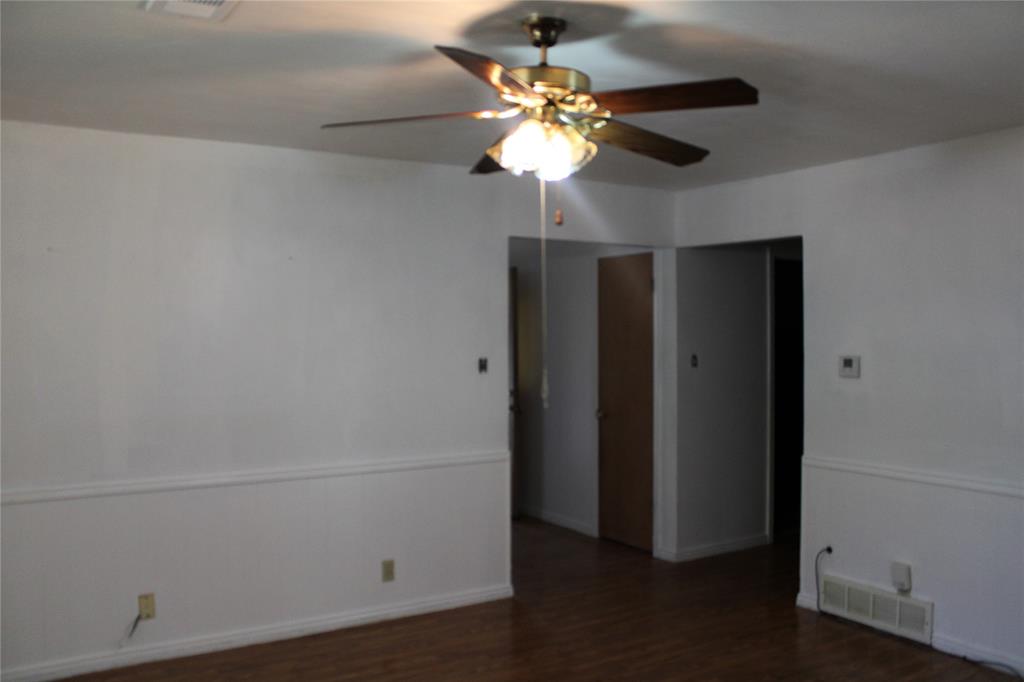908 Ridgegate Drive Property Photo 7