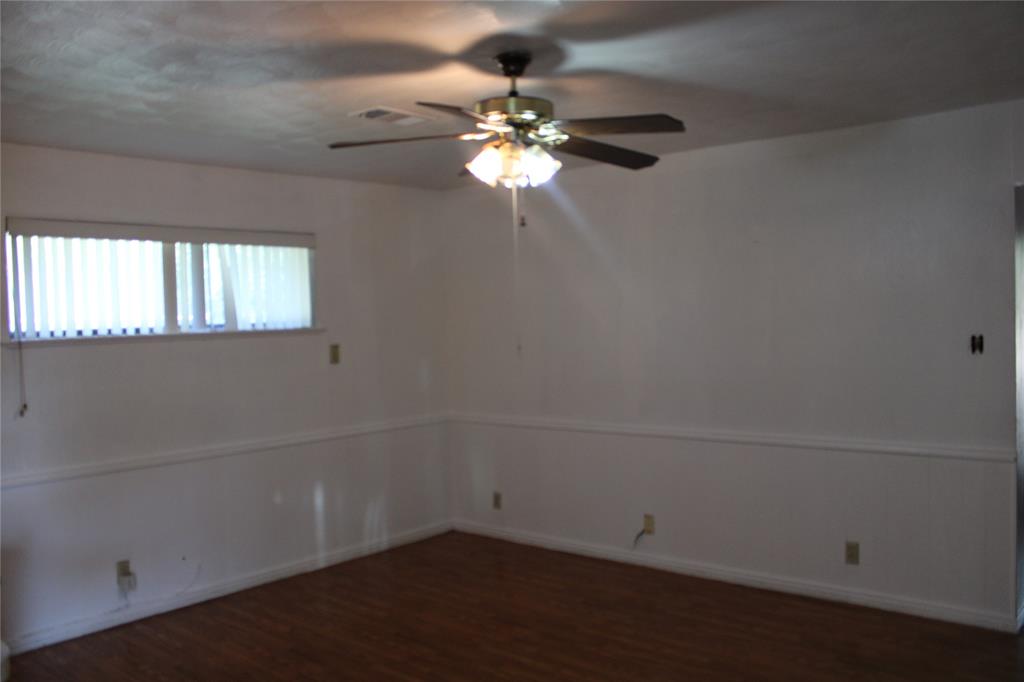 908 Ridgegate Drive Property Photo 8