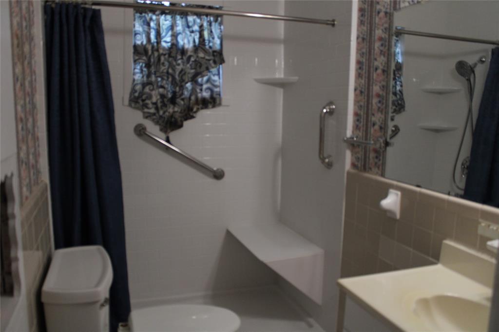 908 Ridgegate Drive Property Photo 9