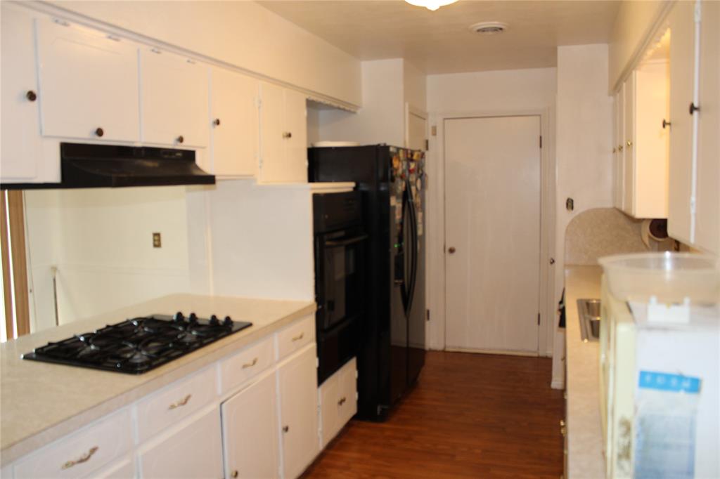908 Ridgegate Drive Property Photo 12