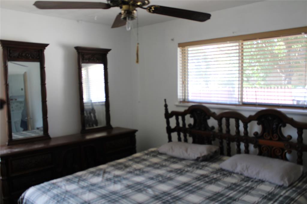 908 Ridgegate Drive Property Photo 13