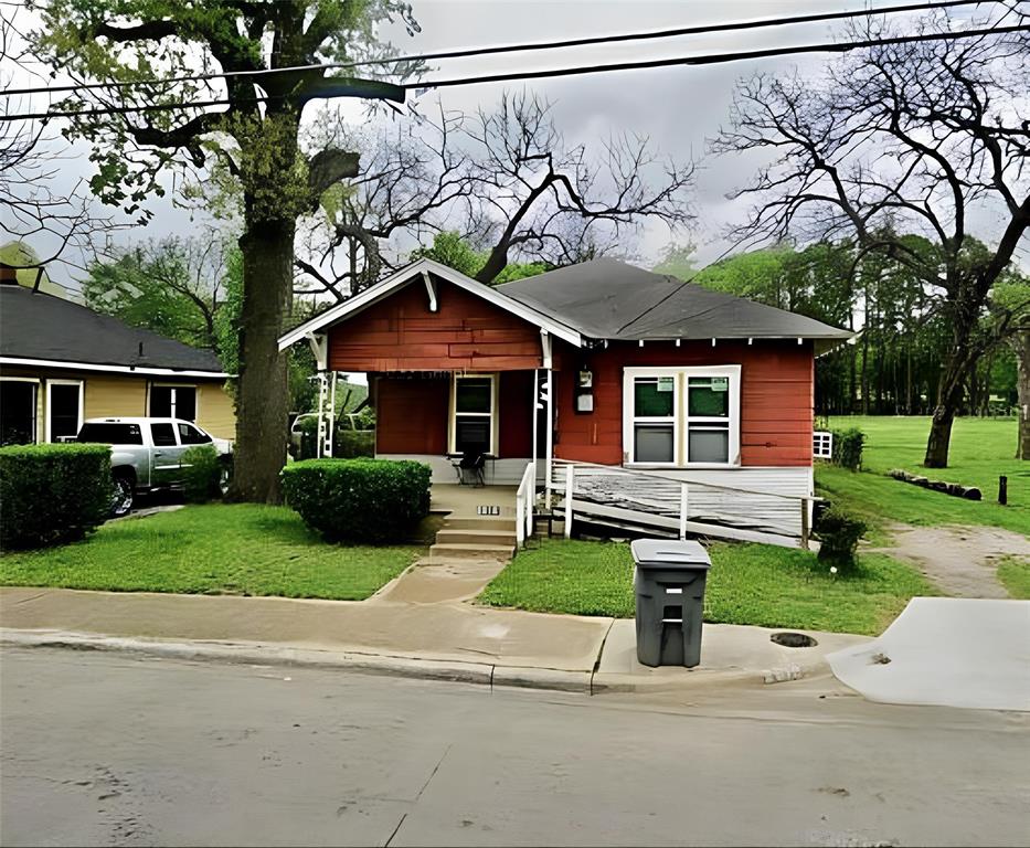 2919 Pine Street Property Photo 1