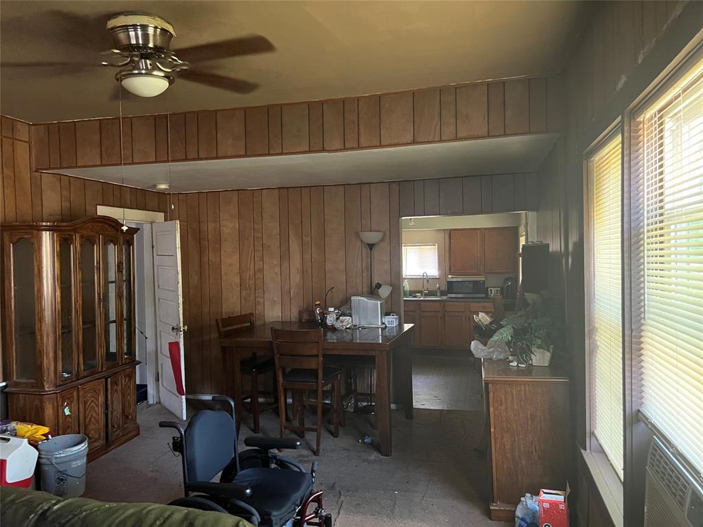 2919 Pine Street Property Photo 3