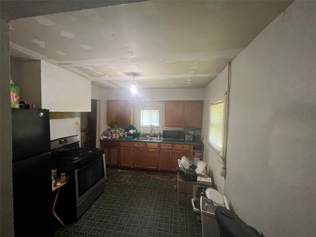 2919 Pine Street Property Photo 4