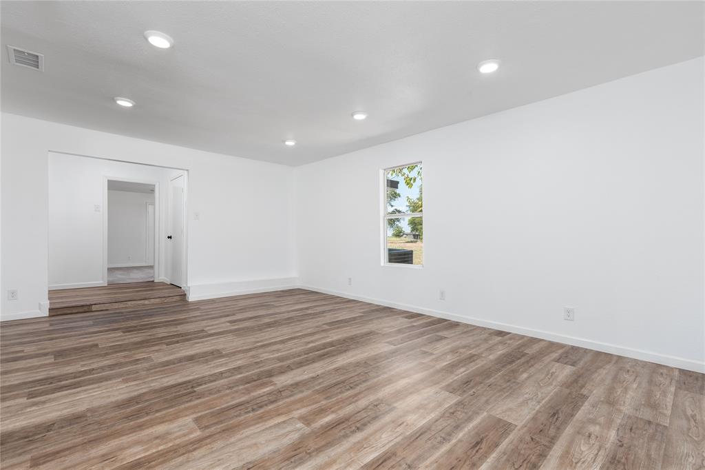 810 Grand Avenue Property Photo 9