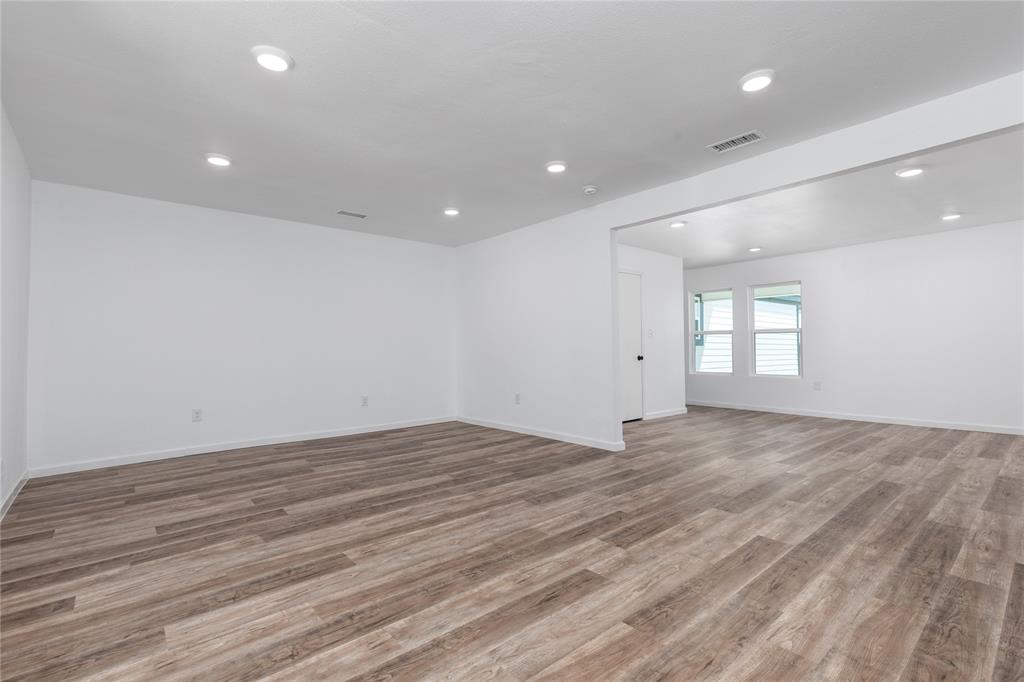 810 Grand Avenue Property Photo 11