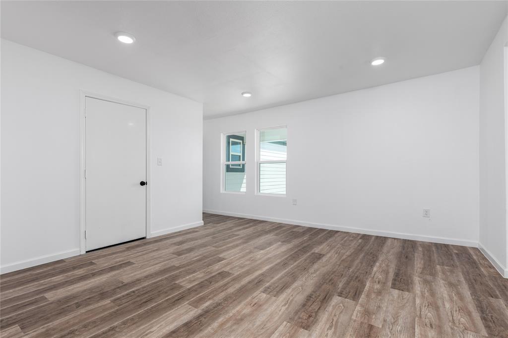 810 Grand Avenue Property Photo 13