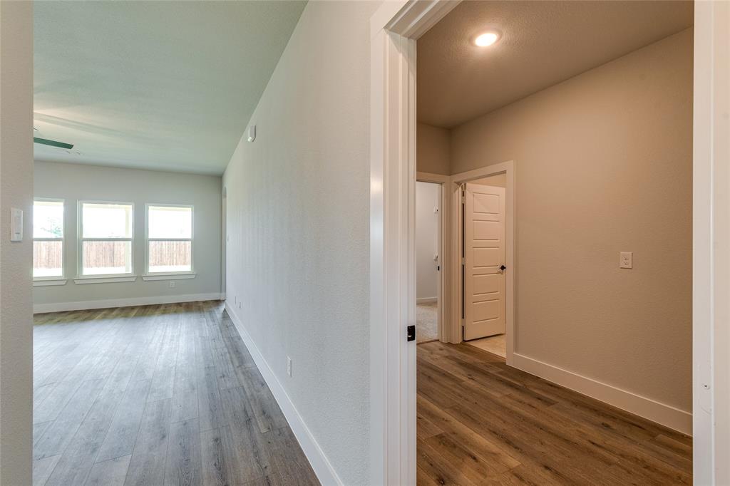 613 Kyle Drive Property Photo 3