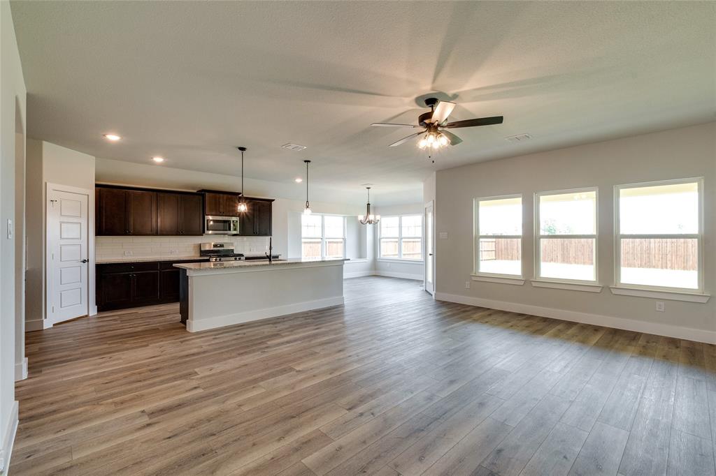 613 Kyle Drive Property Photo 4