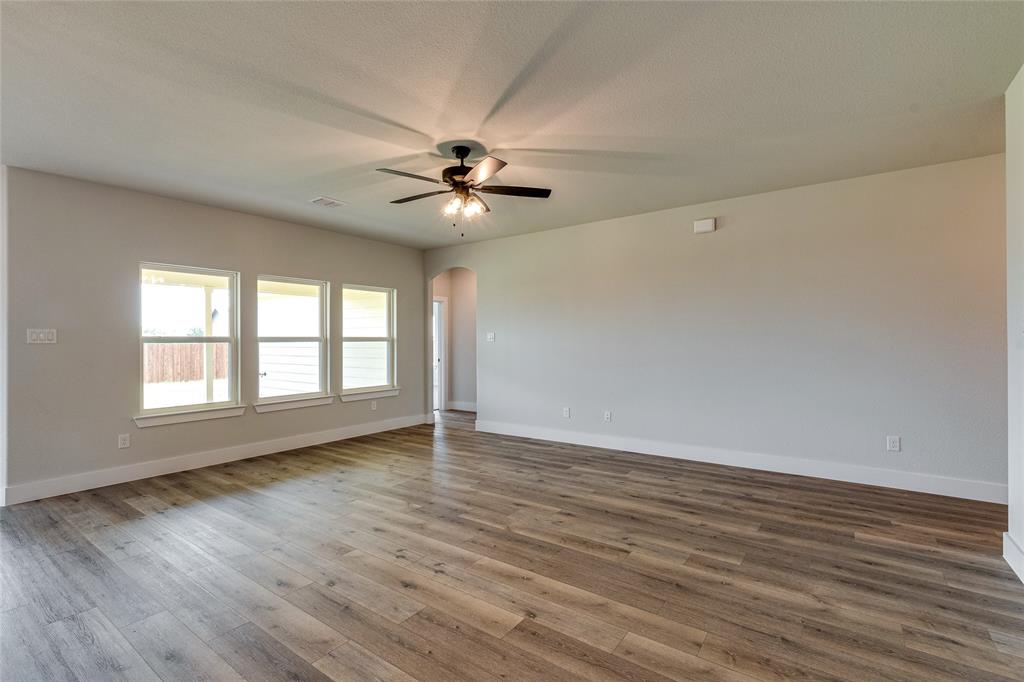 613 Kyle Drive Property Photo 5