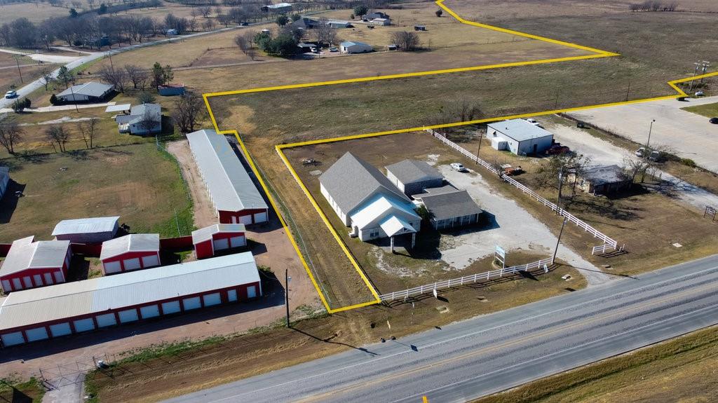 8829 N Highway 171 Property Photo 8