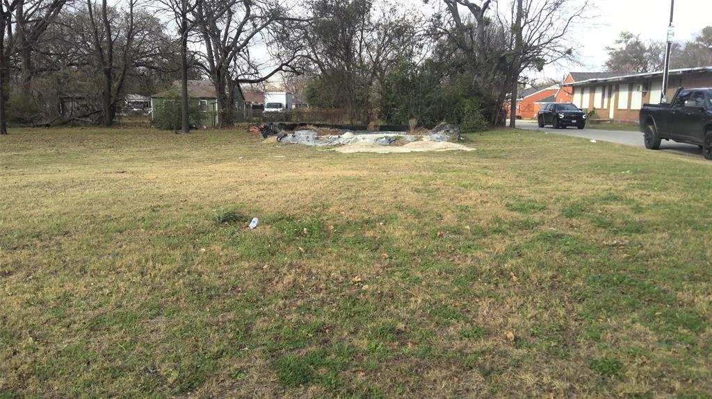 7817 Hull Avenue Property Photo 3