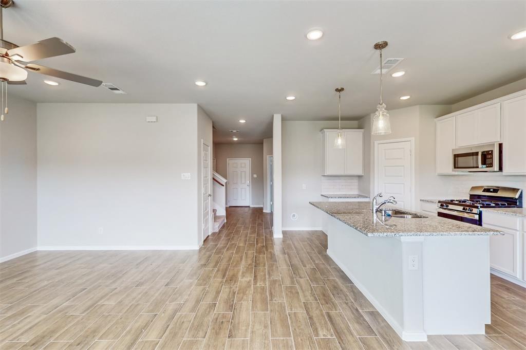 1316 Fox Glen Trail Property Photo 4