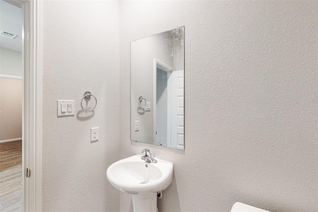 1316 Fox Glen Trail Property Photo 10
