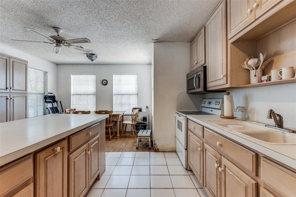 18025 County Road 4052 Property Photo 8