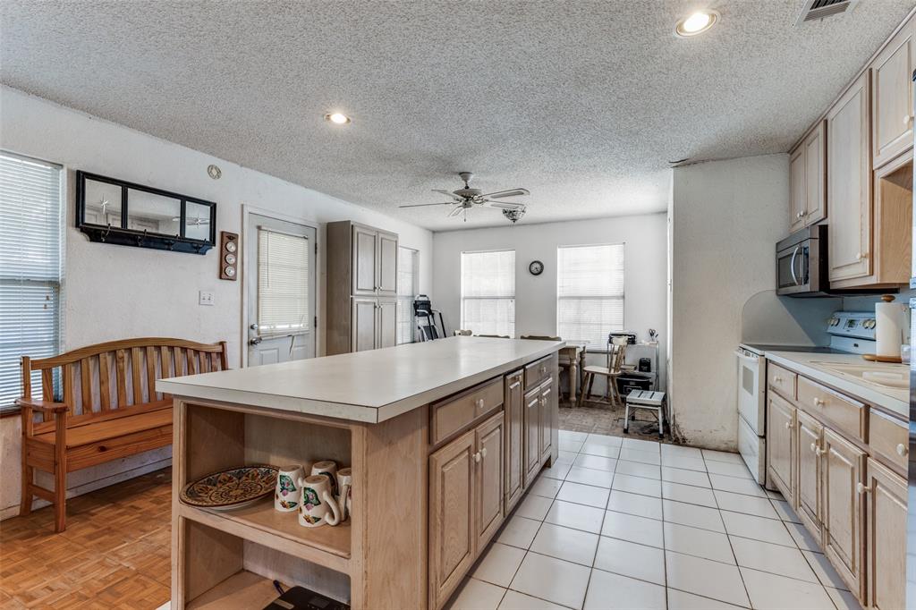 18025 County Road 4052 Property Photo 10