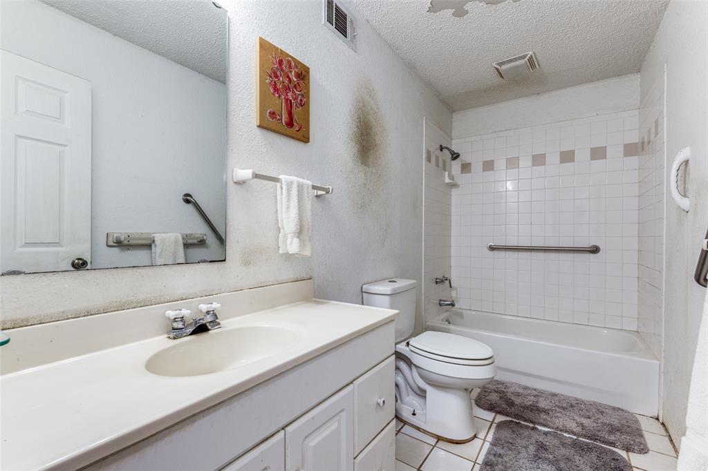 18025 County Road 4052 Property Photo 18