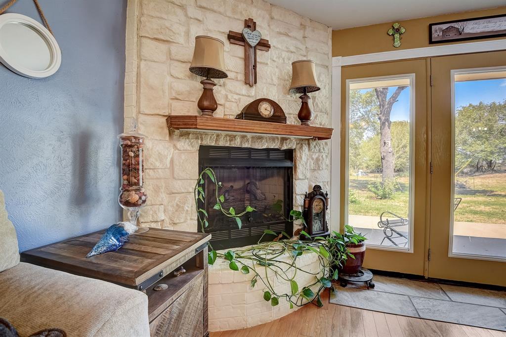 3224 Fm 2048 Property Photo 6