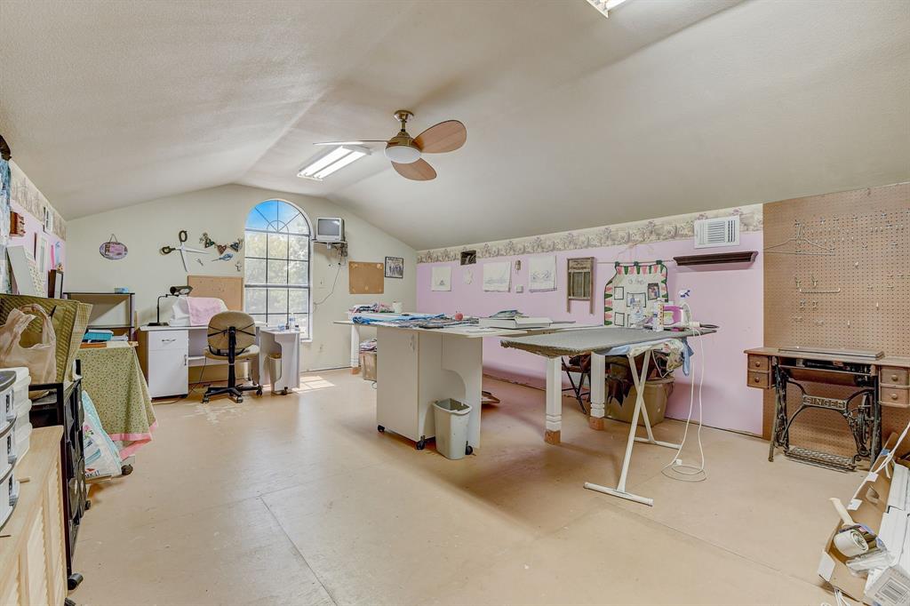 3224 Fm 2048 Property Photo 22