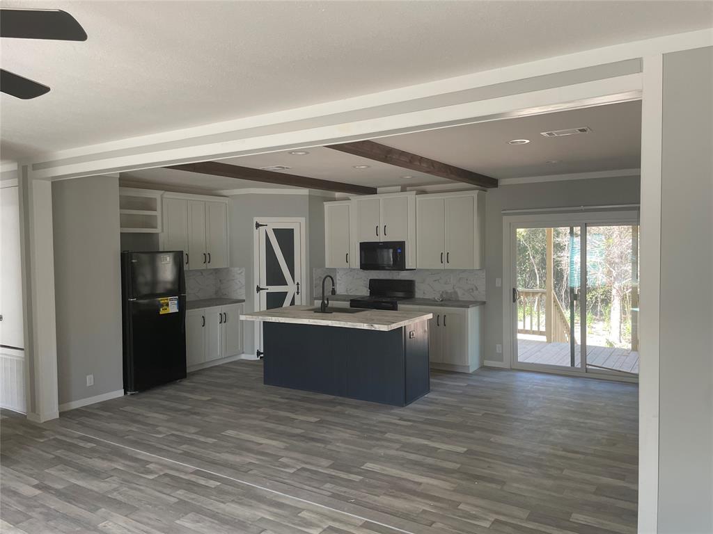 211 Private Road 3900 Property Photo 10