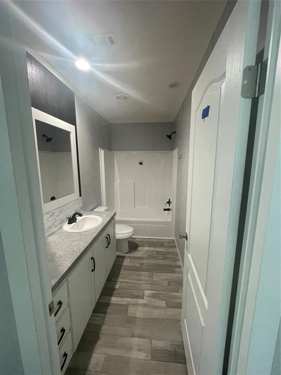 211 Private Road 3900 Property Photo 14