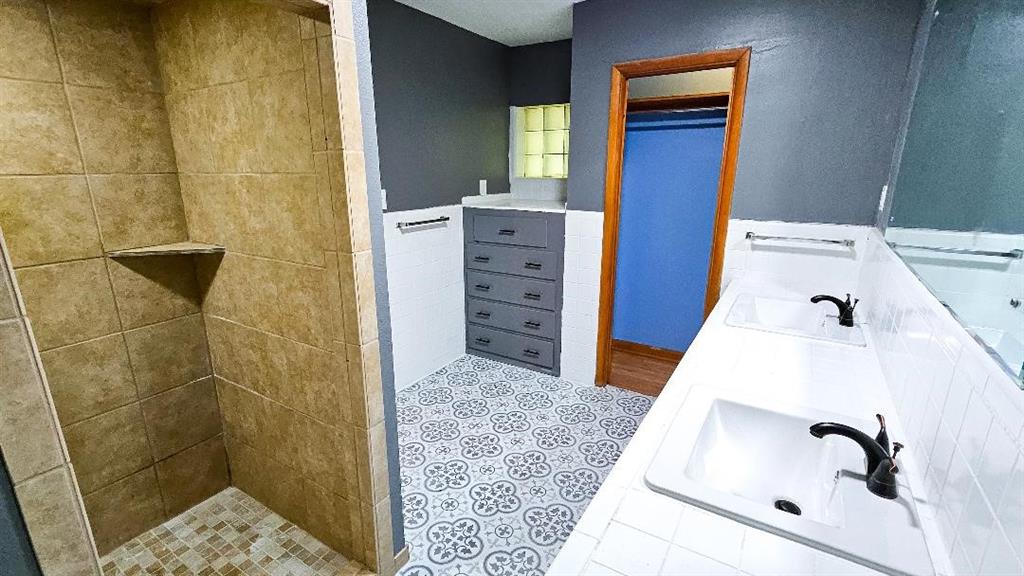 1201 Park Avenue Property Photo 16
