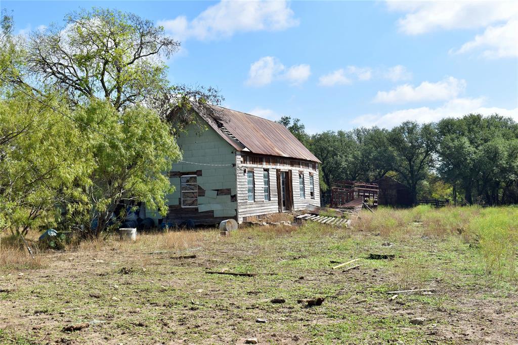 600 County Rd 370 Property Photo 8