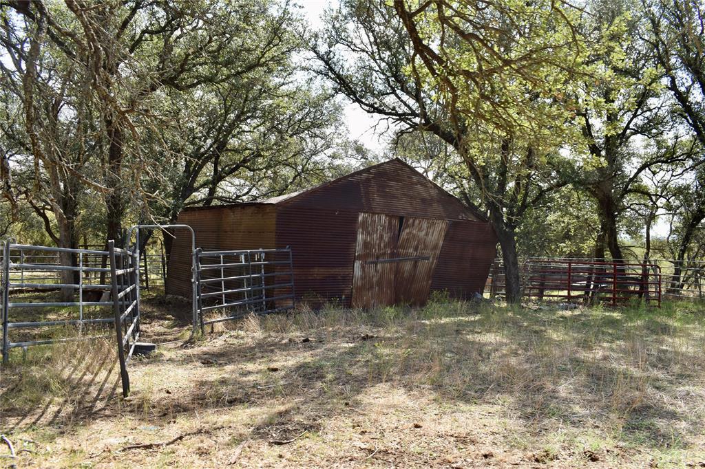 600 County Rd 370 Property Photo 18