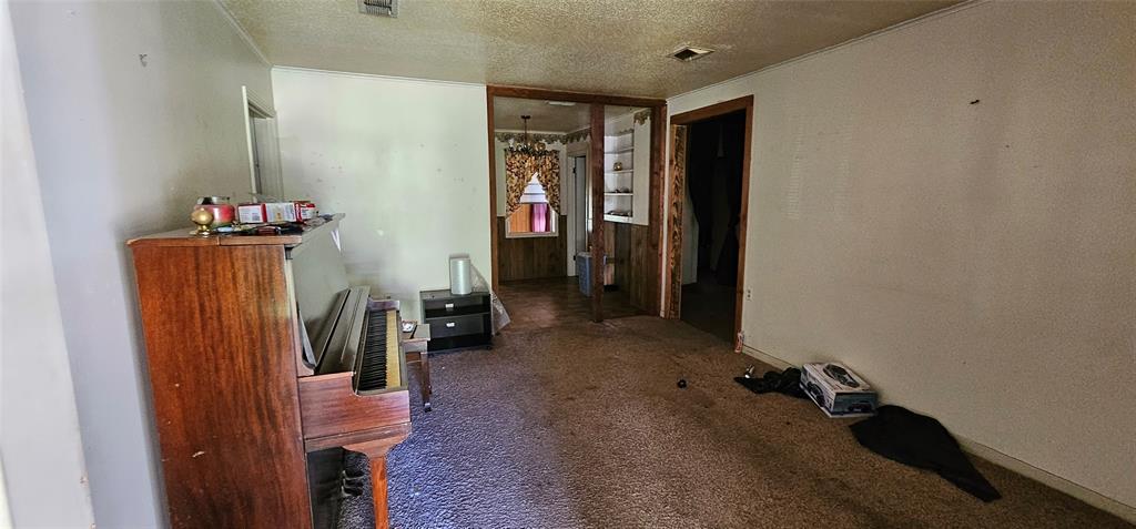 403 N Park Drive Property Photo 4