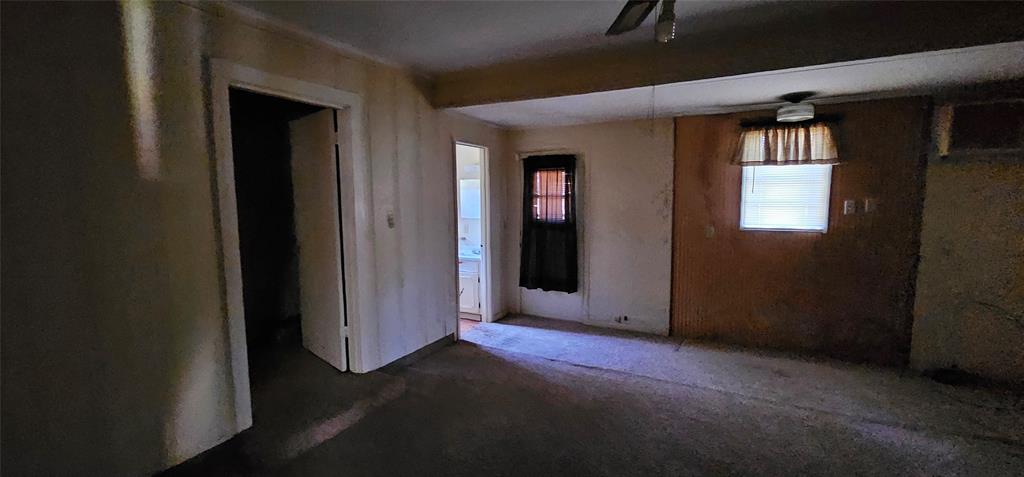 403 N Park Drive Property Photo 6