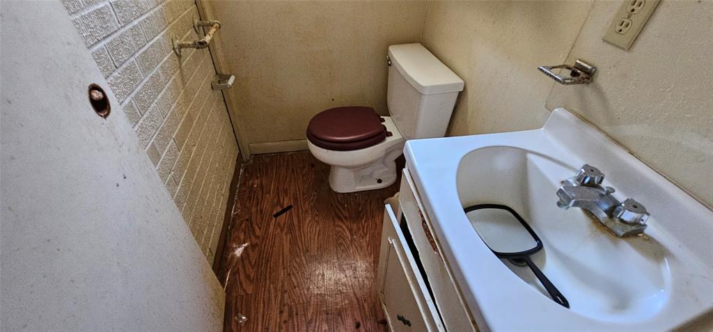 403 N Park Drive Property Photo 7