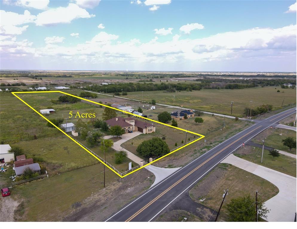 511 E Cook Street Property Photo 3