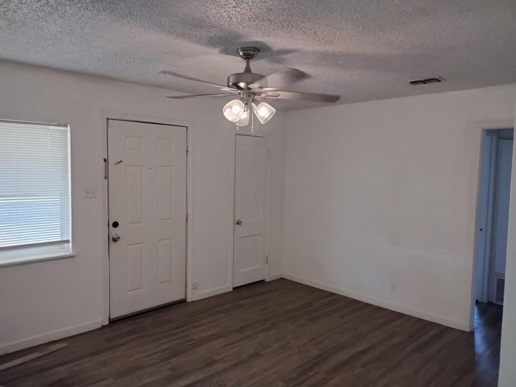 1004 N Ballard Street Property Photo 2