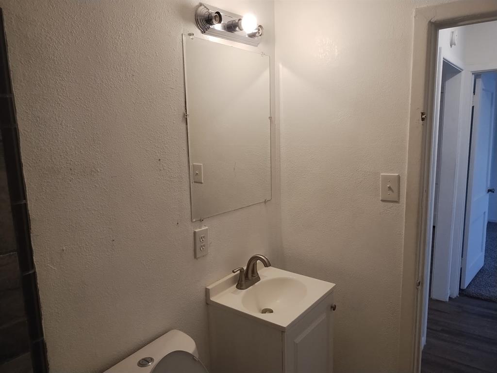 1004 N Ballard Street Property Photo 8