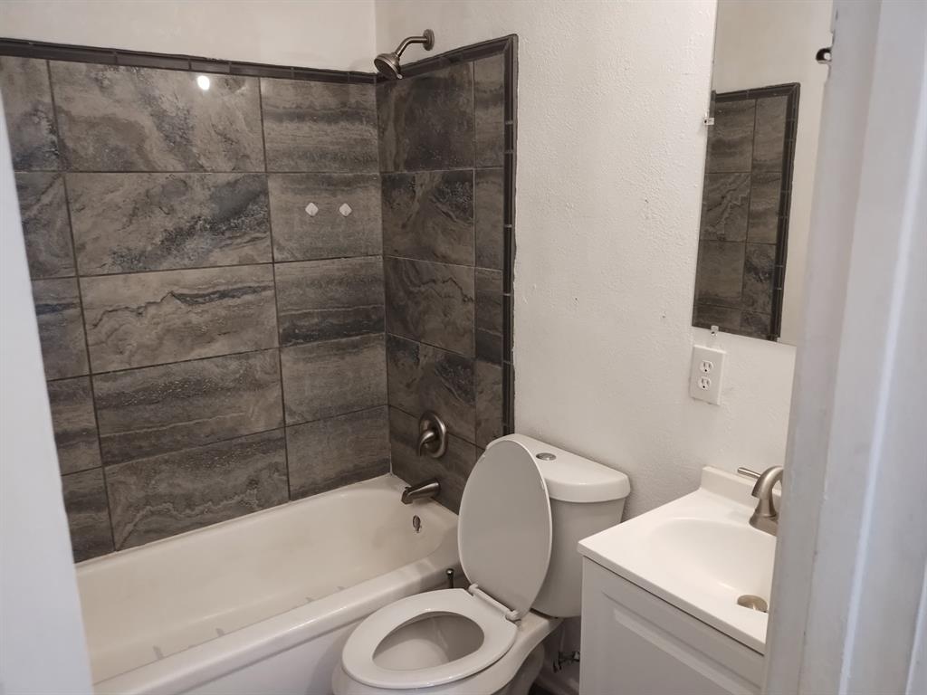 1004 N Ballard Street Property Photo 9
