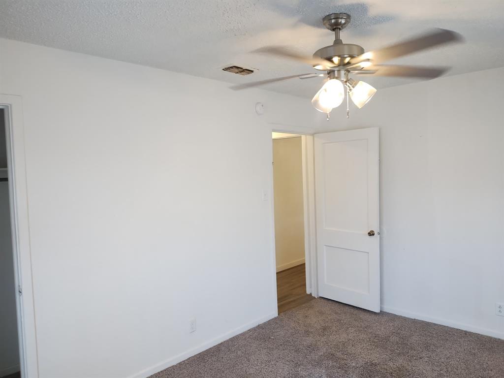 1004 N Ballard Street Property Photo 11