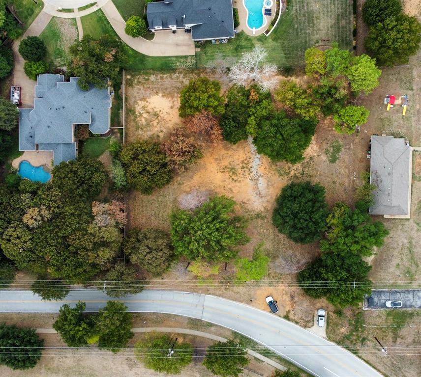 1000 Breeze Way Property Photo 3