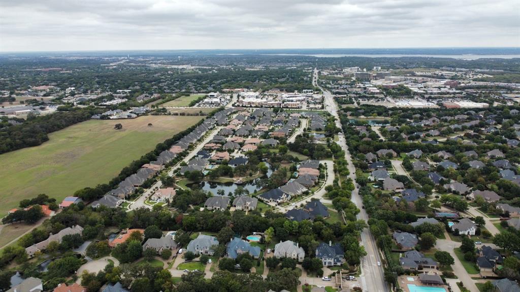 1000 Breeze Way Property Photo 4