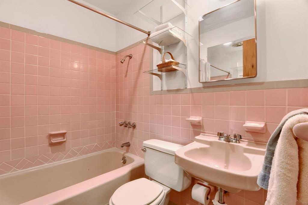 2021 W Walker Street Property Photo 23