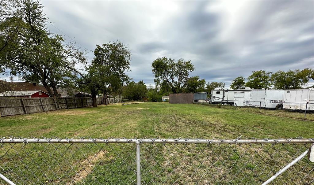 609 7th Street Property Photo 1