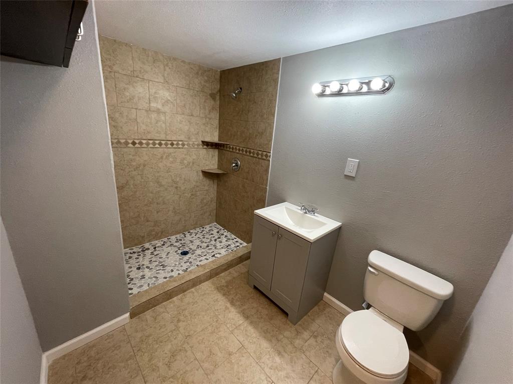 219 W Eckman Street Property Photo 12